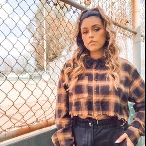 Forever 21 Womens Black and Brown Plaid Top, size : medium